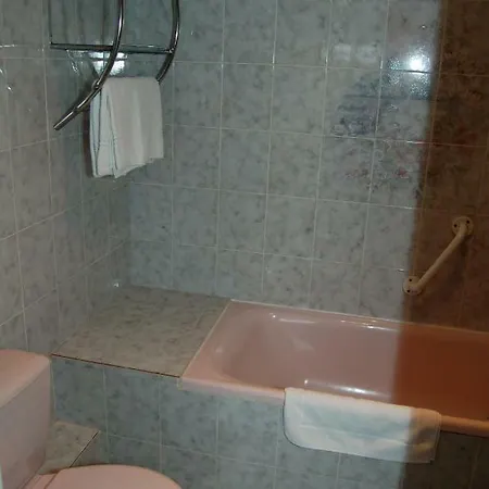 Le Relais Des Primeurs Logis 3* Taulé
